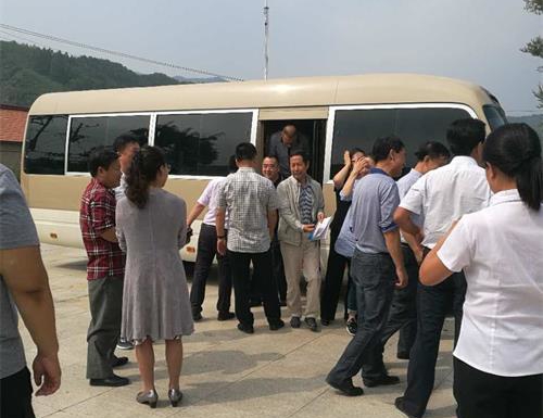 辽阳市人大辅导视察刘家村智慧村落建设及精准扶贫工作.jpg 辽阳市人大辅导视察刘家村智慧村落建设及精准扶贫工作.jpg