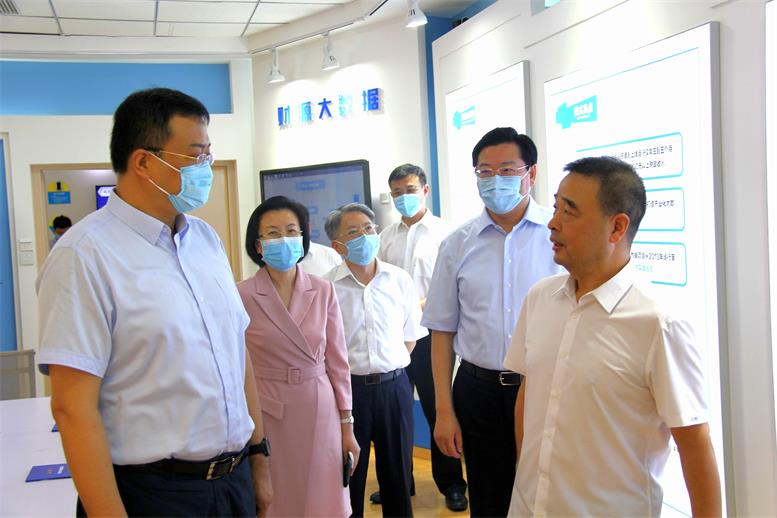 副省长高涛莅临加拿大pc28预测信息视察调研.jpg 副省长高涛莅临加拿大pc28预测信息视察调研.jpg