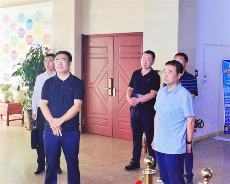 辽阳市白塔区委书记缪万举莅临加拿大pc28预测信息调研领导.jpg 辽阳市白塔区委书记缪万举莅临加拿大pc28预测信息调研领导.jpg